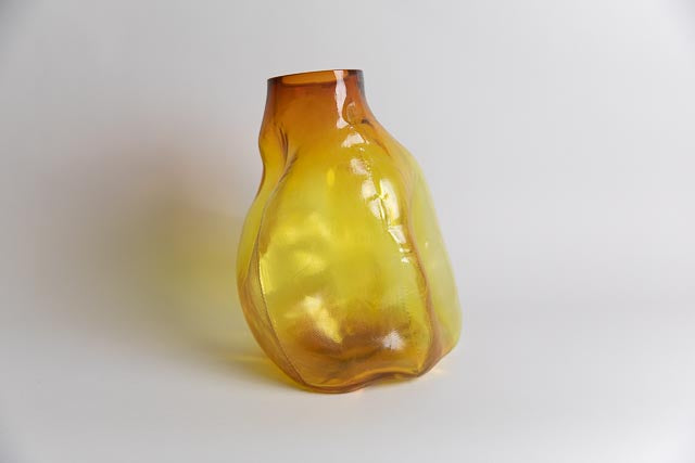 105 ltr Forms Vase, Brilliant Gold