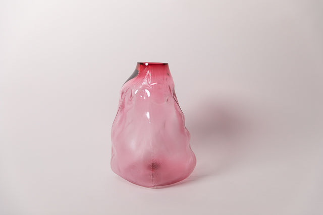 105 ltr Forms Vase, Fuchsia