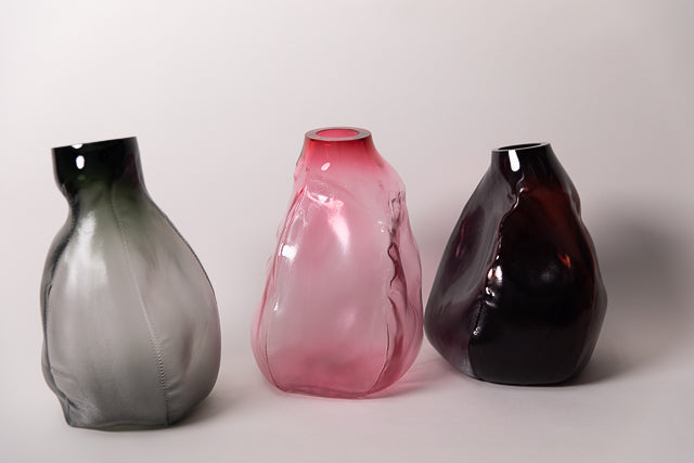105 ltr Forms Vase, Fuchsia